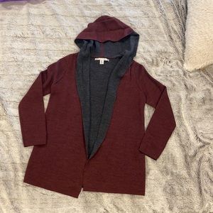 Size large max studio hooded sweater